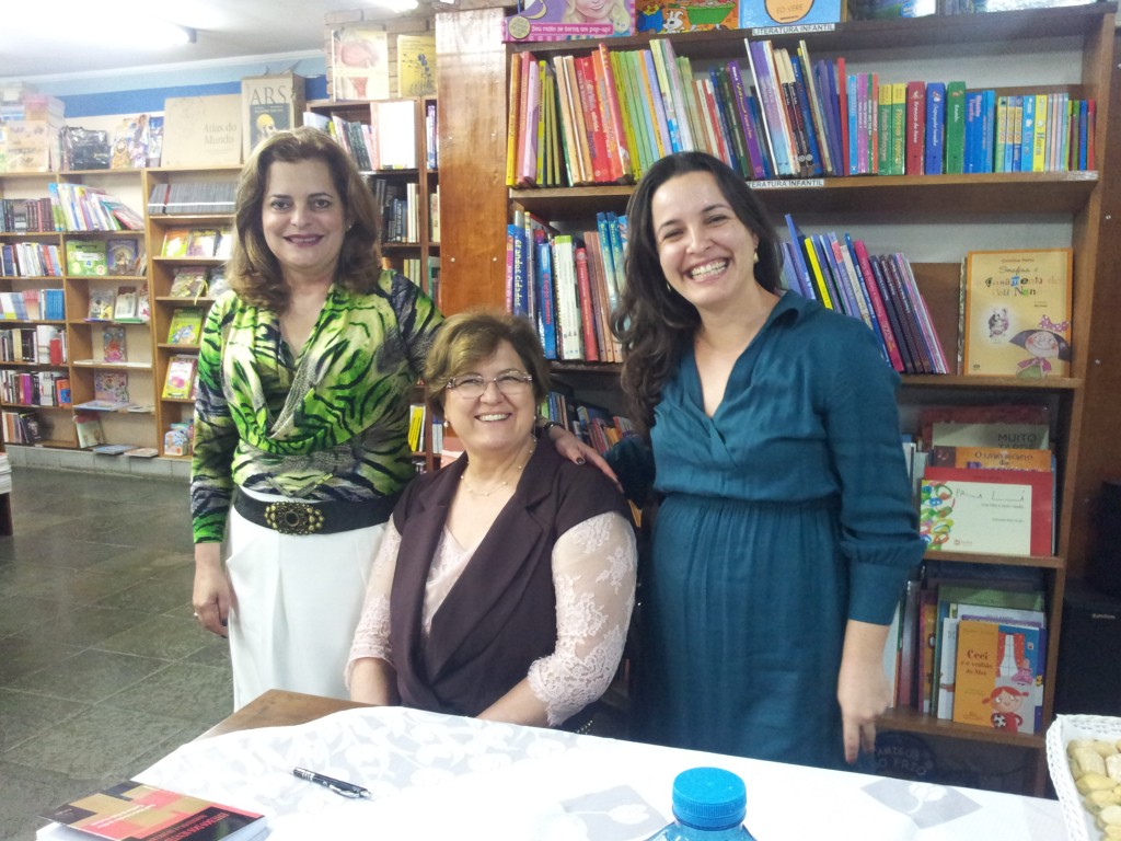 As autoras do livro com Maria Rita