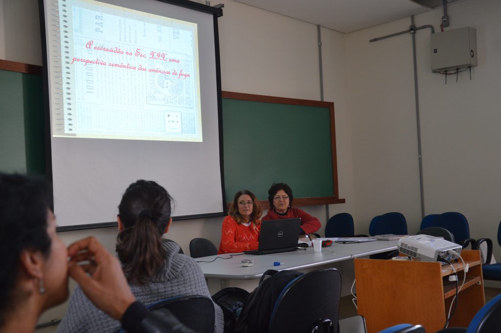 Profª Ana Josefina Ferrari e Profª Soeli na VIII Jornada de Políticas Linguísticas 