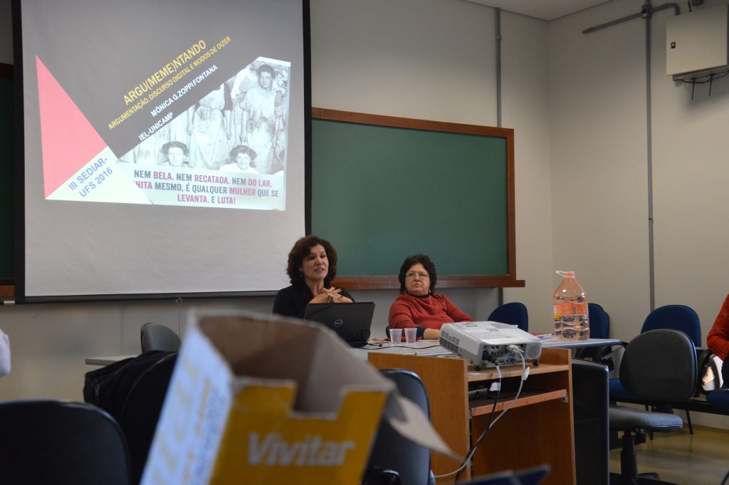 Profª Mónica Graciela Zoppi e Proª Soeli na VIII Jornada de Políticas Linguísticas 