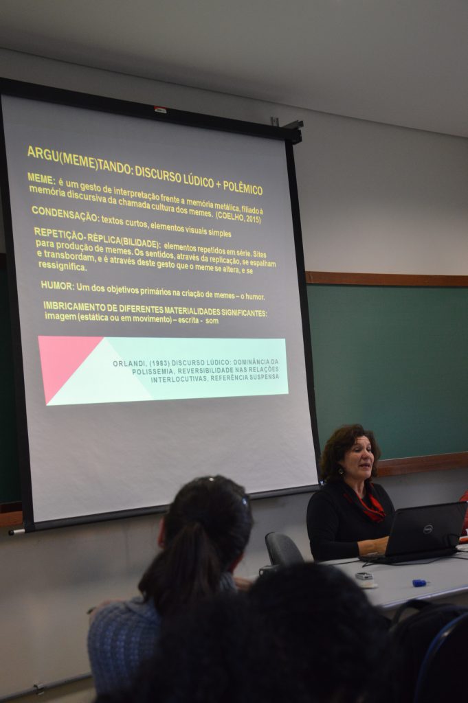 Profª Mónica Graciela Zoppi na VIII Jornada de Políticas Linguísticas 