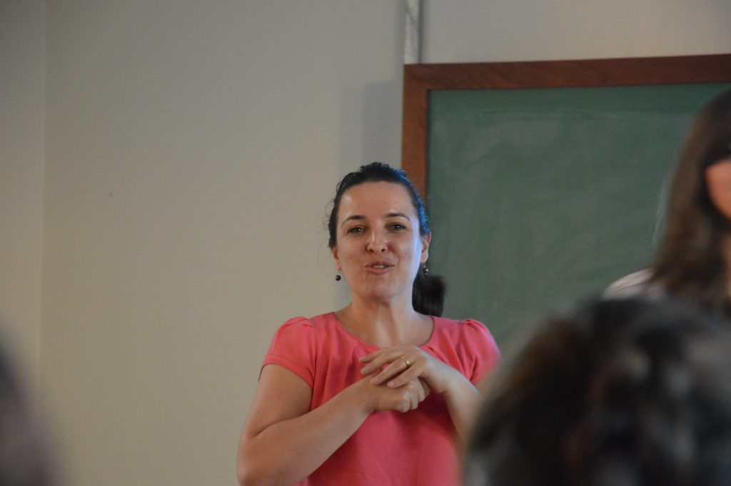 Profª Carolina de Paula na VII Jornada de Políticas de Língua