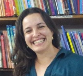 Profa. Dra. Carolina Machado